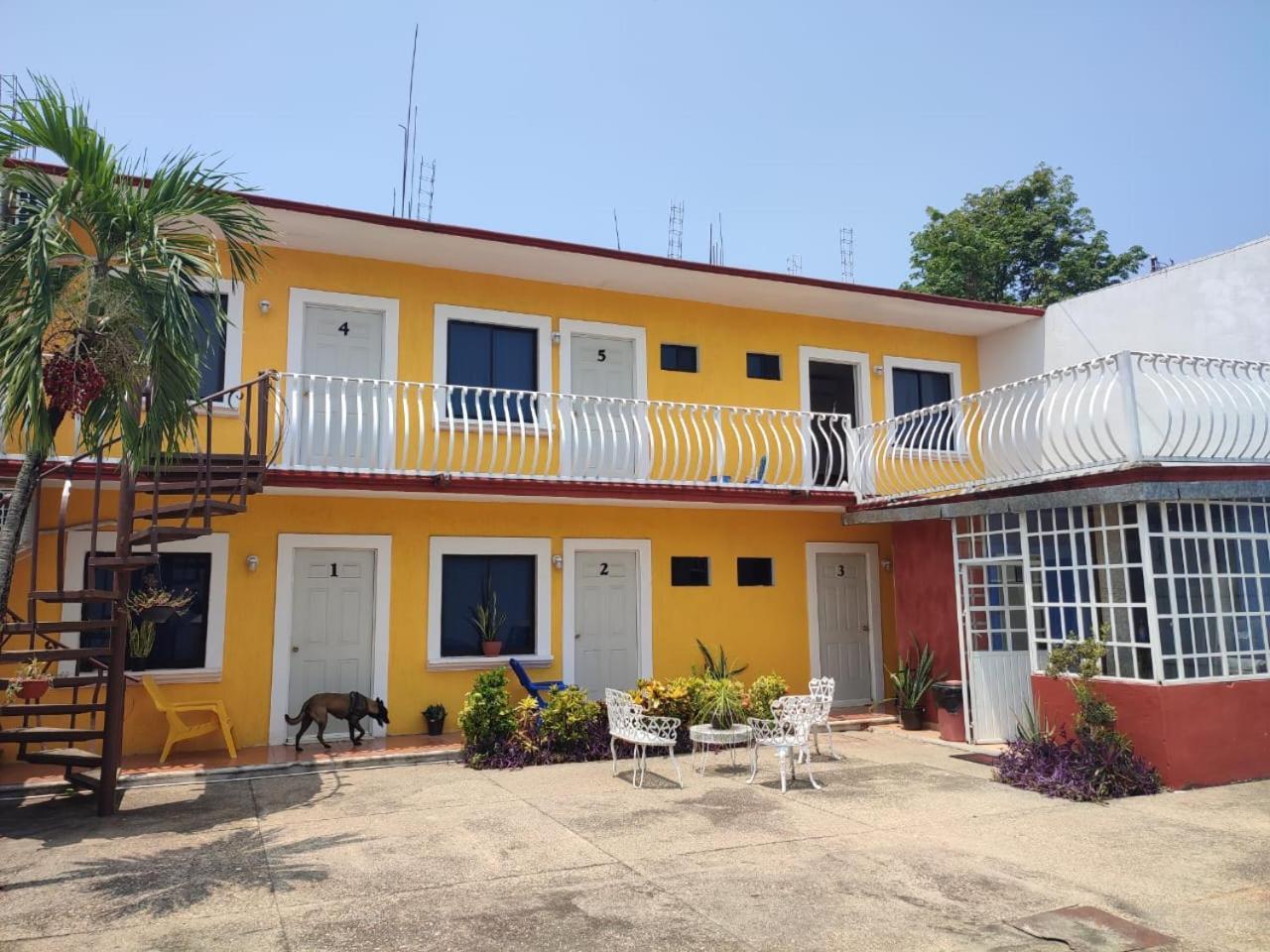 Hotel Pardo Tenosique de Pino Suarez エクステリア 写真